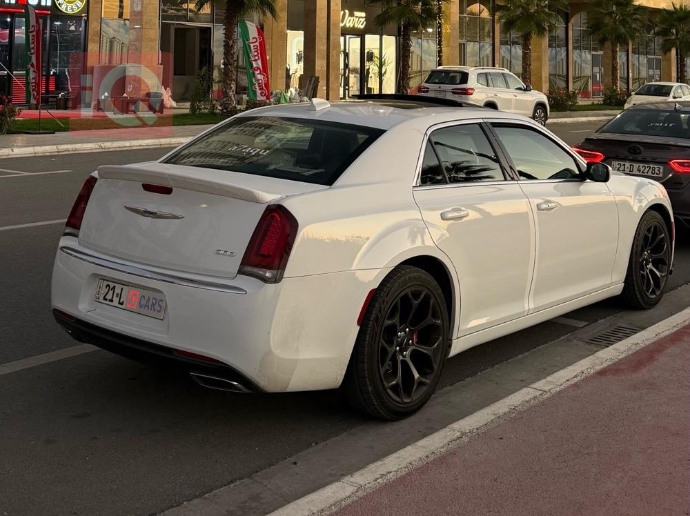 کرایسلەر 300